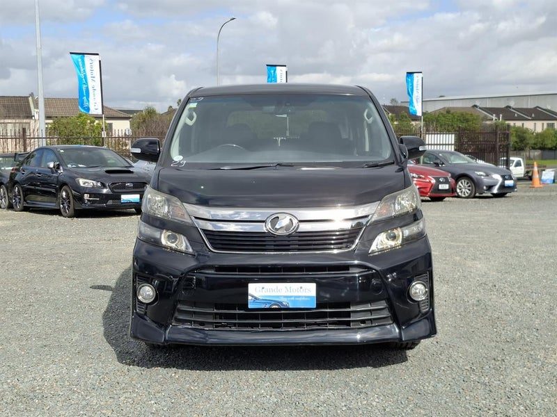 2013 Toyota Vellfire, photo 2