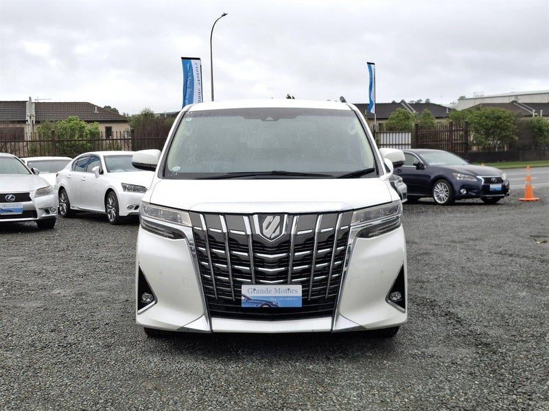 2018 Toyota Alphard 8 Seater, photo 2