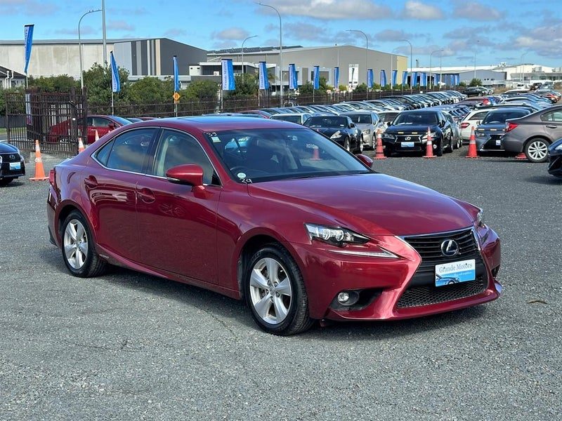 2015 Lexus IS 300h Hybrid