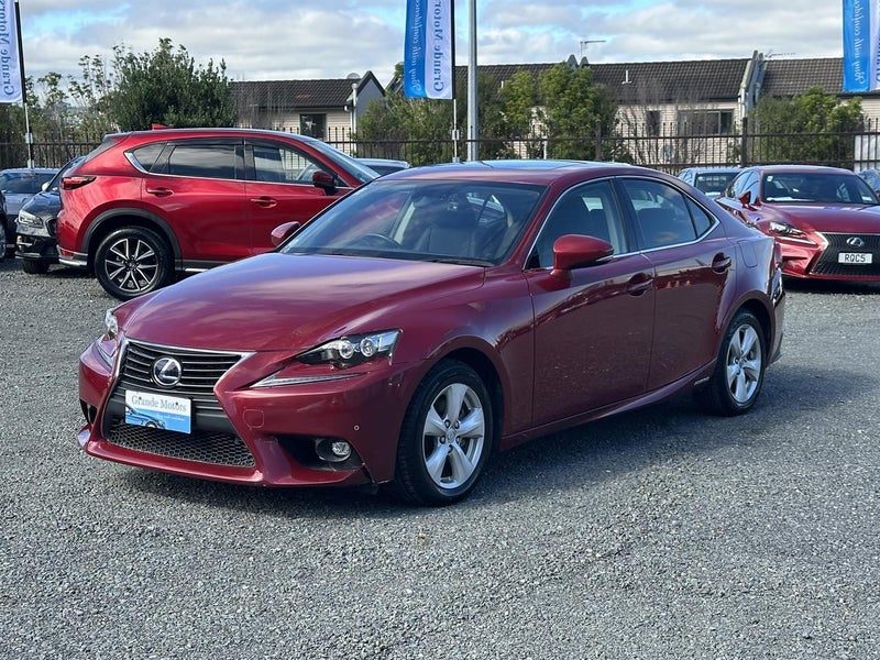 2015 Lexus IS 300h Hybrid, photo 3