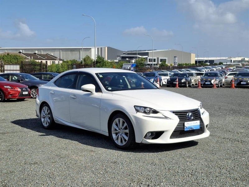 2015 Lexus IS 300h Hybrid