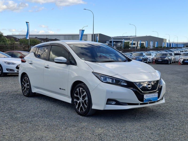 2021 Nissan Leaf, main photo
