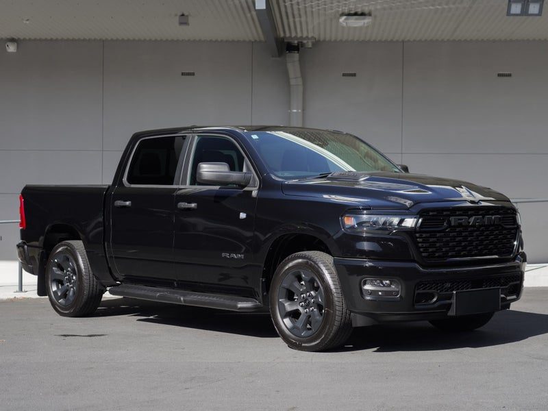 2026 Ram 1500 Express Black Edition 4WD 3.0P