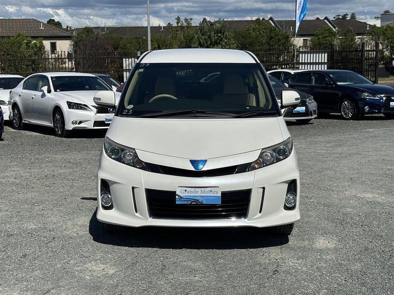2015 Toyota Estima Aeras, photo 2