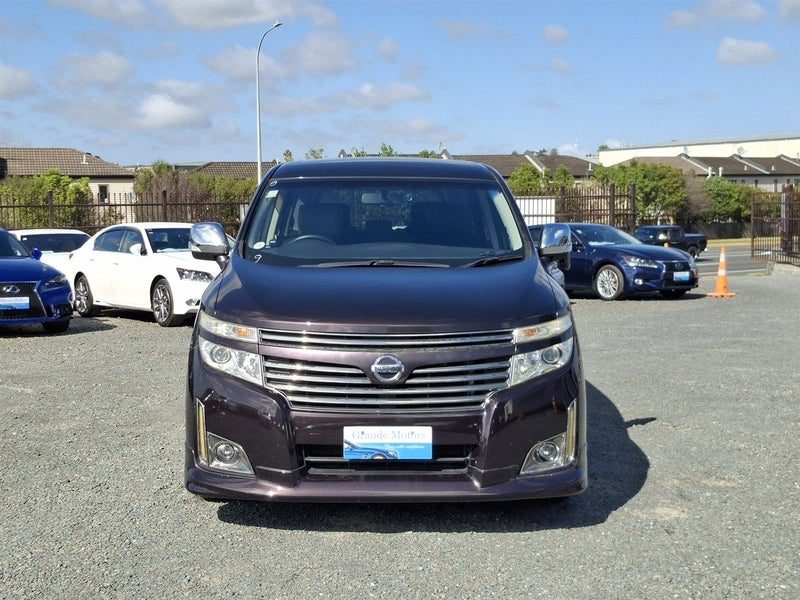 2012 Nissan Elgrand Highway Star, photo 2