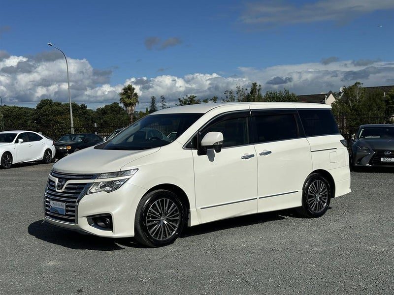 2016 Nissan Elgrand Highway Star, photo 3