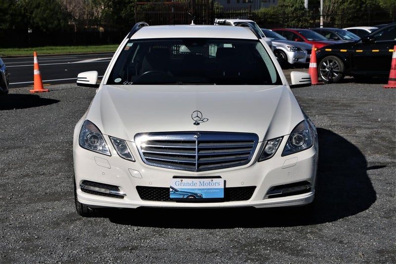 2011 Mercedes-Benz E 250, photo 2