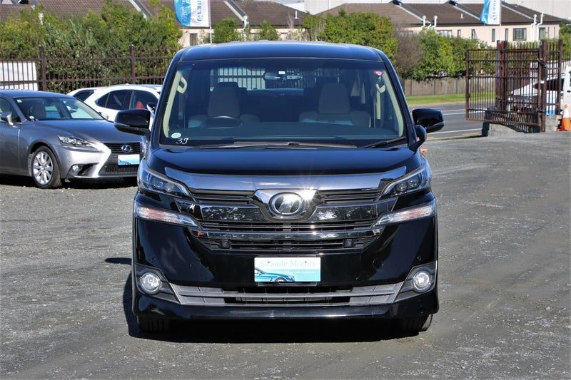 2017 Toyota Vellfire 8 Seater, photo 2