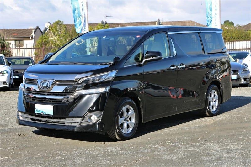 2017 Toyota Vellfire 8 Seater, photo 3