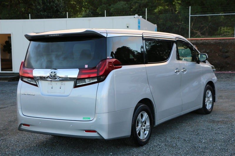 2015 Toyota Alphard 8 Seater, photo 3