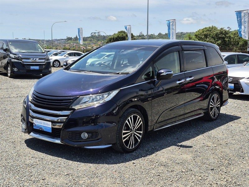 2014 Honda Odyssey Absolute, photo 3