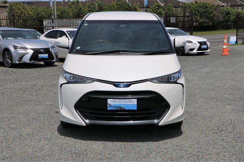 2016 Toyota Estima Aeras, photo 2