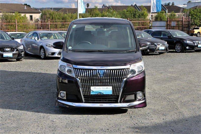 2016 Toyota Esquire, photo 2