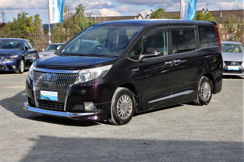 2016 Toyota Esquire, photo 3