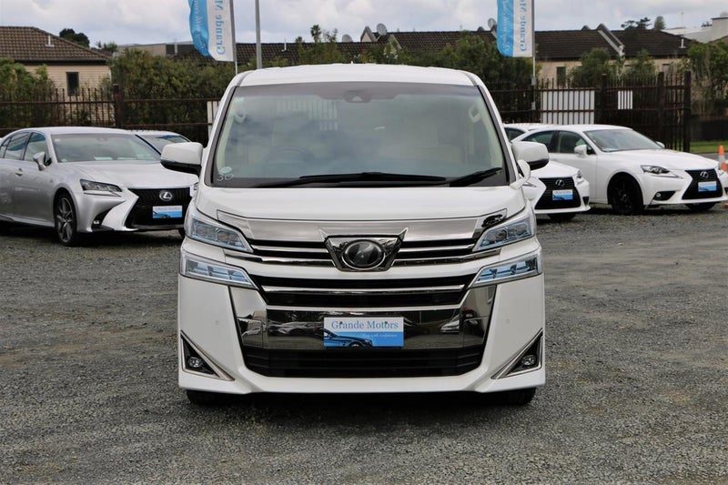 2019 Toyota Vellfire 8 Seater, photo 2