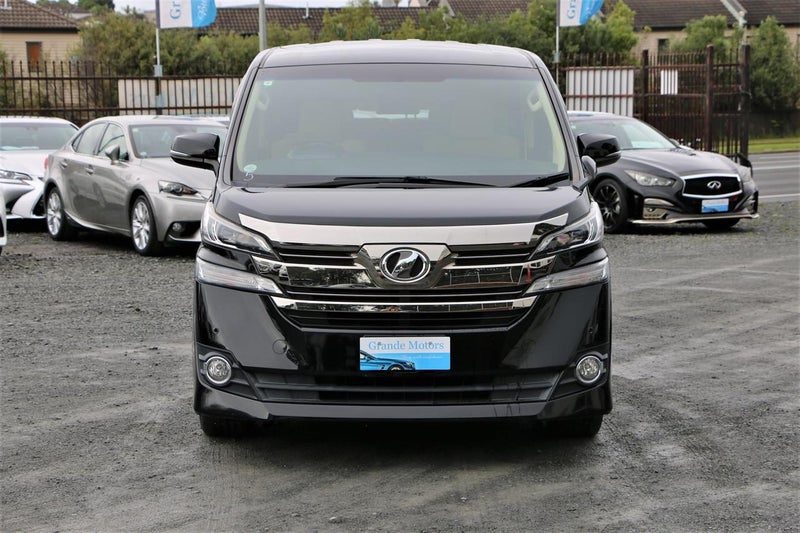 2017 Toyota Vellfire, photo 2