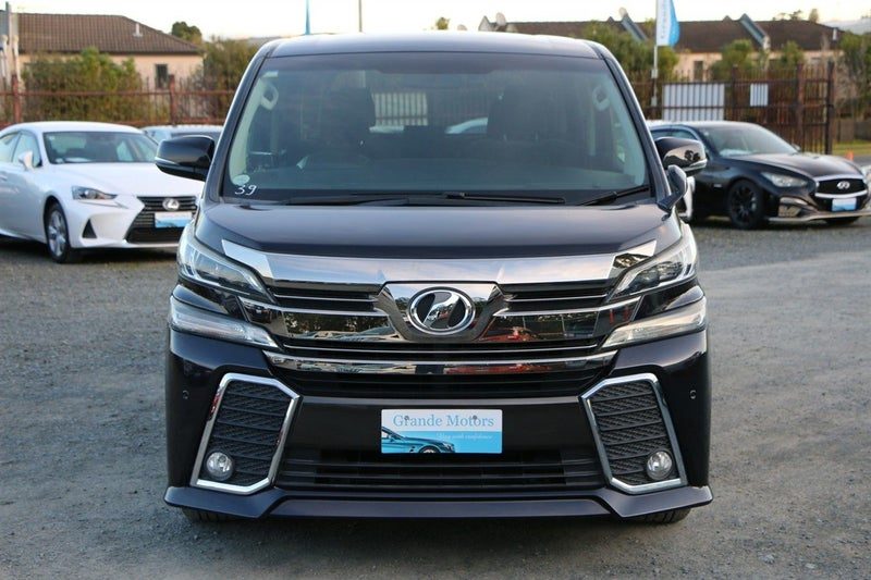 2016 Toyota Vellfire 8 Seater, photo 2