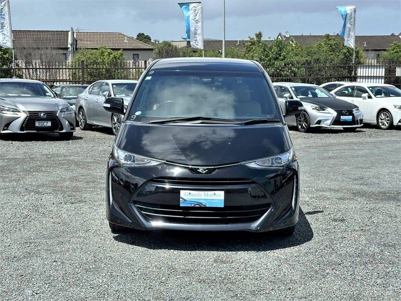2017 Toyota Estima Aeras, photo 2