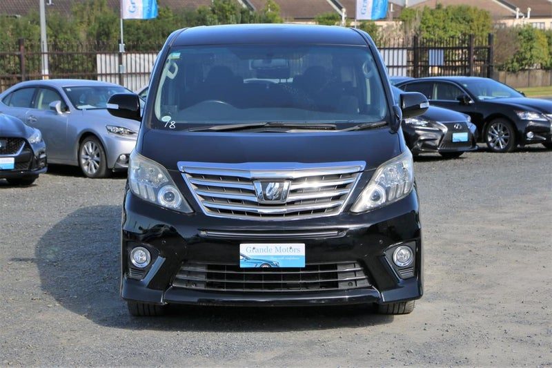 2012 Toyota Alphard, photo 2