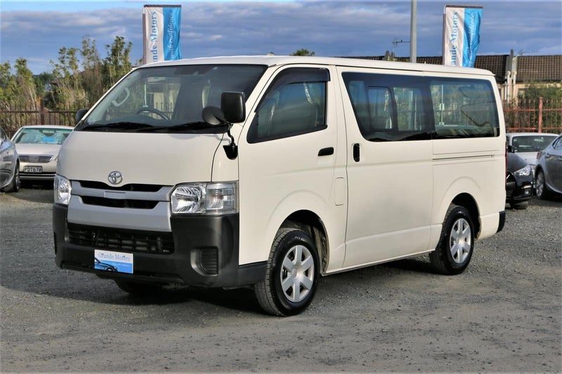 2020 Toyota Hiace DX, photo 3