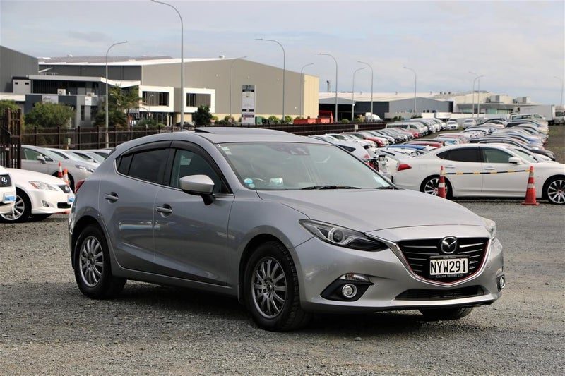 2015 Mazda Axela Radar Cruise. Bose. Alcantara