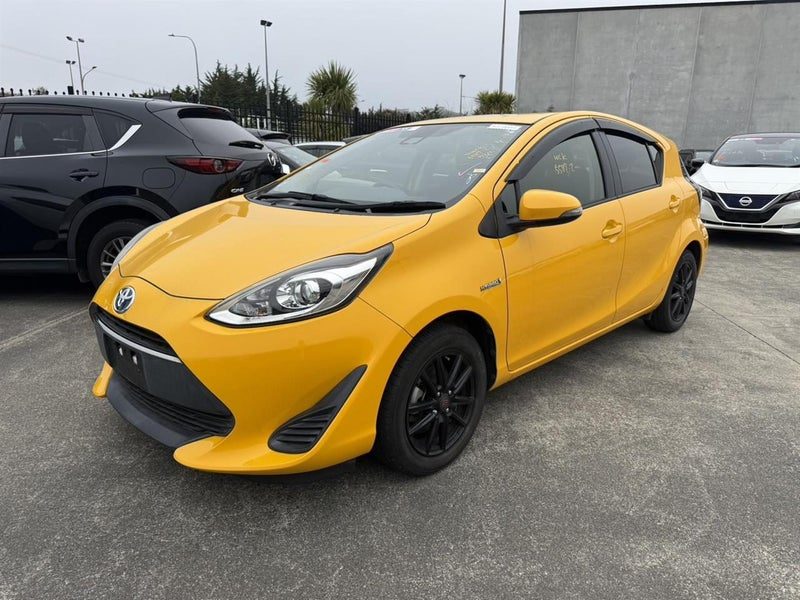 2017 Toyota Aqua G, main photo