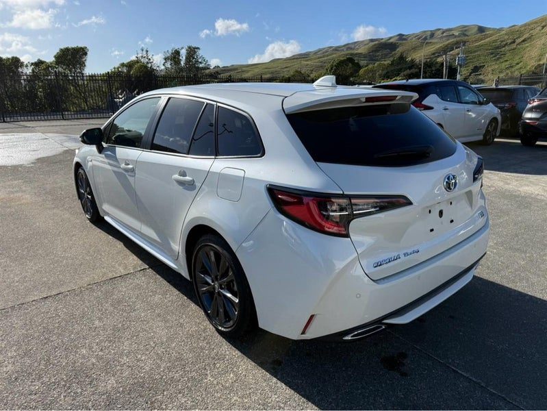 2019 Toyota Corolla Touring Hybrid WXB, photo 2