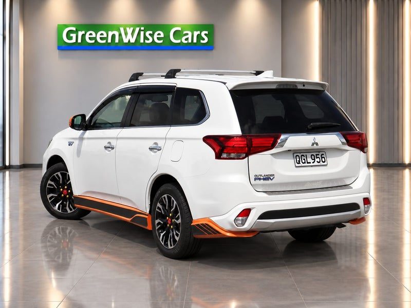 2015 Mitsubishi Outlander PHEV, photo 2