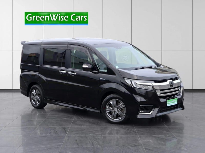 2018 Honda Step Wagon Spada, photo 2