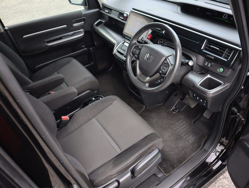 2018 Honda Step Wagon Spada, photo 3