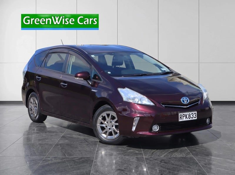 2013 Toyota Prius Alpha, photo 2