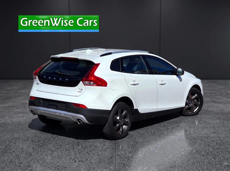2015 Volvo V40 Cross Country, photo 2