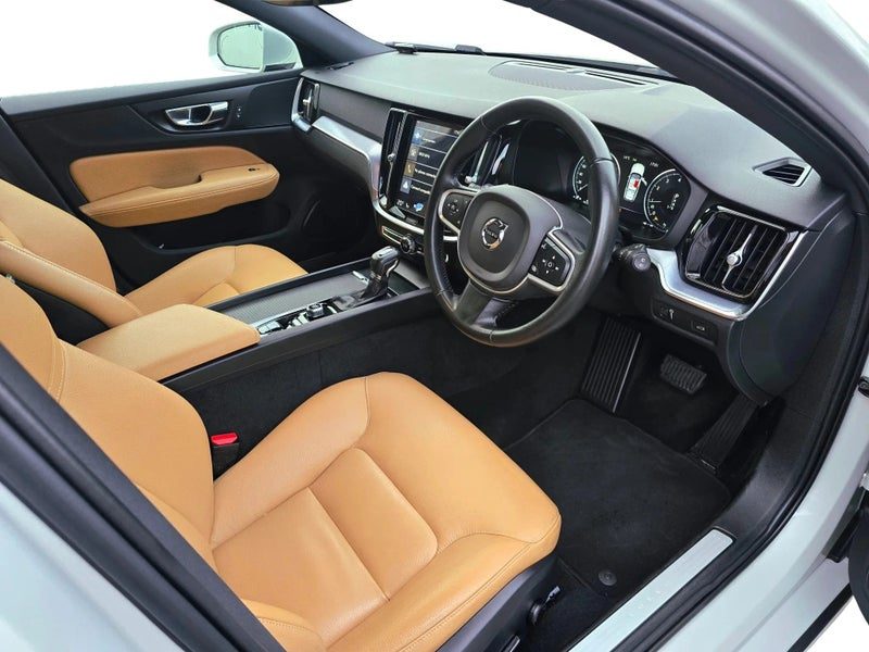 2020 Volvo V60, photo 3