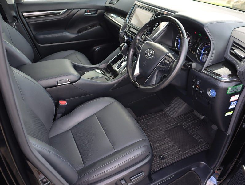 2019 Toyota Alphard Hybrid, photo 2