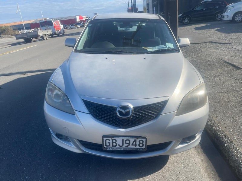 2004 Mazda Axela, photo 2