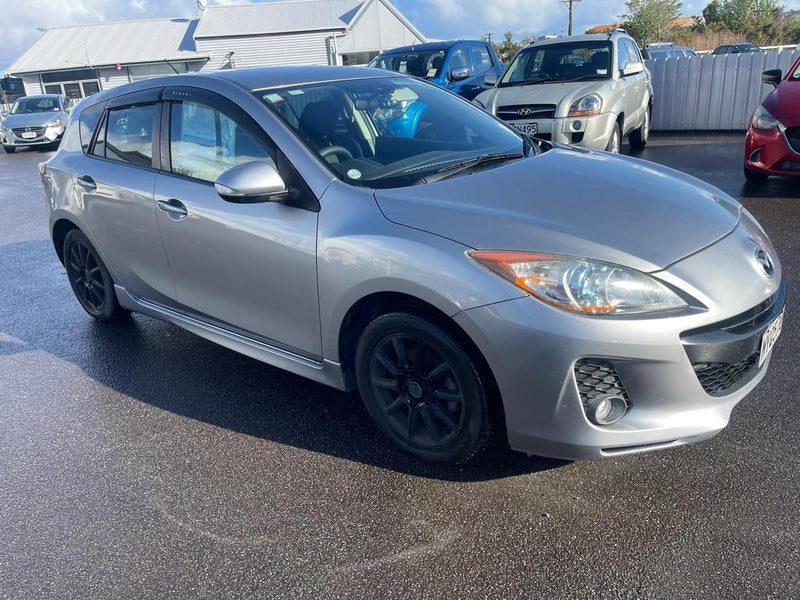 2011 Mazda Axela, photo 3