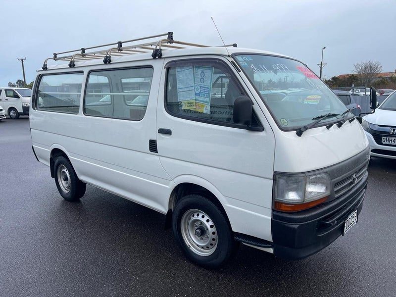 2004 Toyota Hiace, photo 3