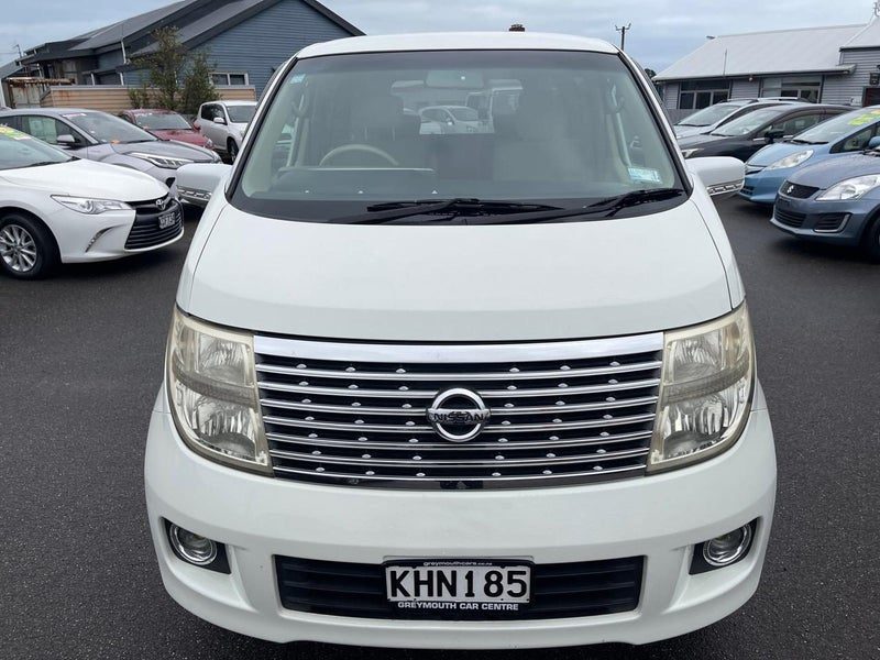 2005 Nissan Elgrand, photo 2