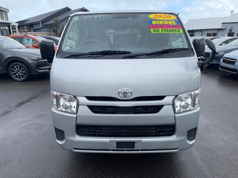 2020 Toyota Hiace 2.8D, photo 2