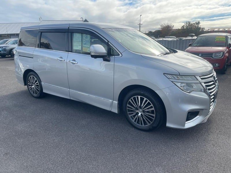 2018 Nissan Elgrand, photo 3