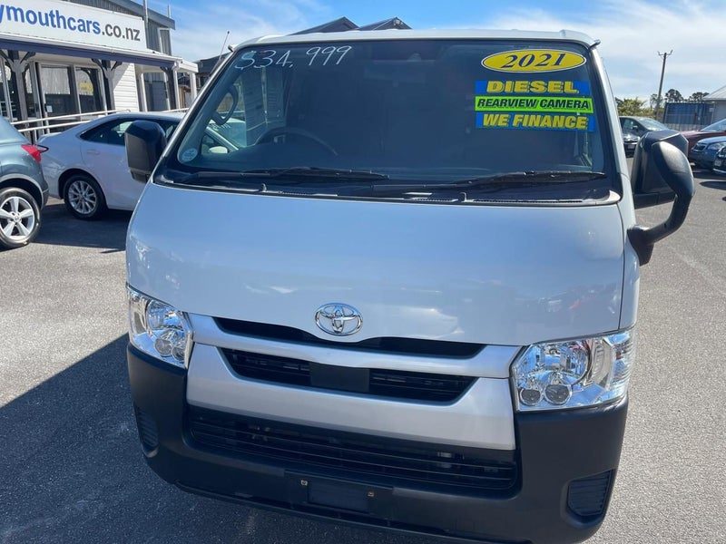2021 Toyota Hiace, photo 2