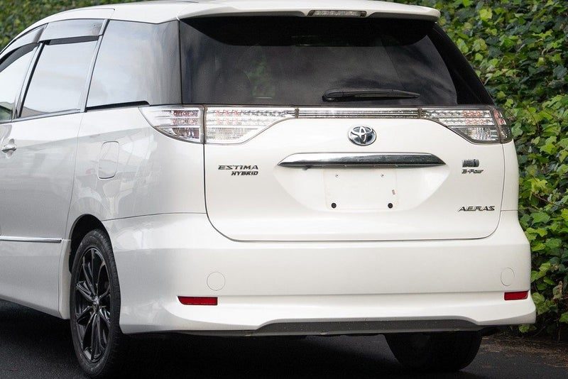 2014 Toyota Estima Aeras, photo 3