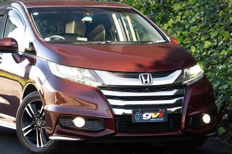 2016 Honda Odyssey Absolute, photo 2