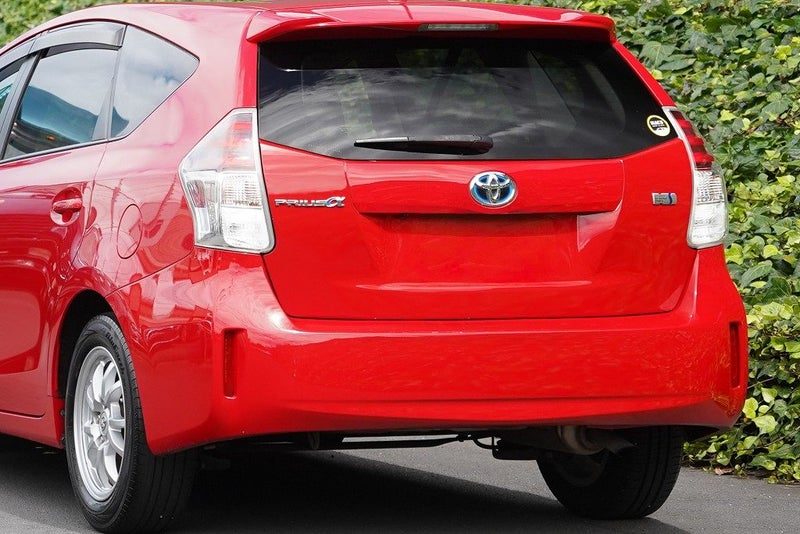 2014 Toyota Prius Alpha, photo 3