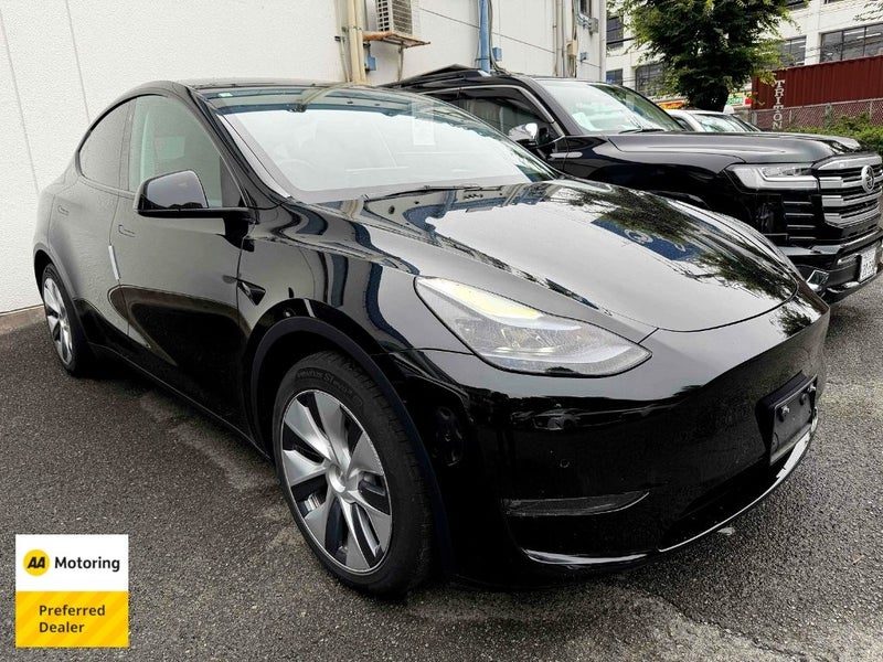 2023 Tesla Model Y Long Range Dual Motor /