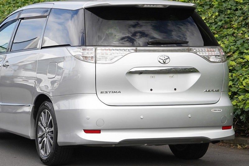 2015 Toyota Estima Aeras, photo 3