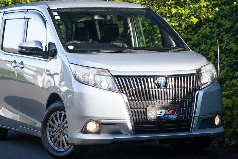 2015 Toyota Noah, photo 2
