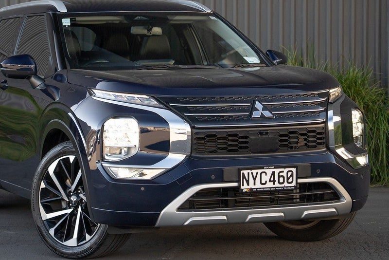2022 Mitsubishi Outlander VRX 7 Seater, photo 3