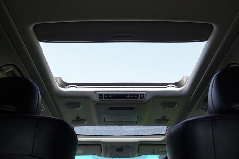 2013 Toyota Vellfire 7 Seater, photo 2
