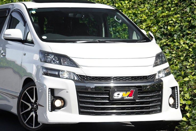 2013 Toyota Vellfire 7 Seater, photo 3